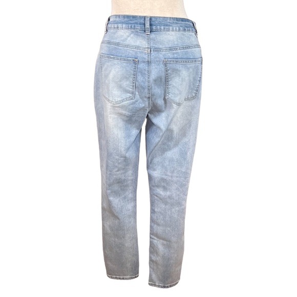 Chelsea & Violet High Rise Distressed Light Wash Straight Leg Jeans Size… - Picture 6 of 9